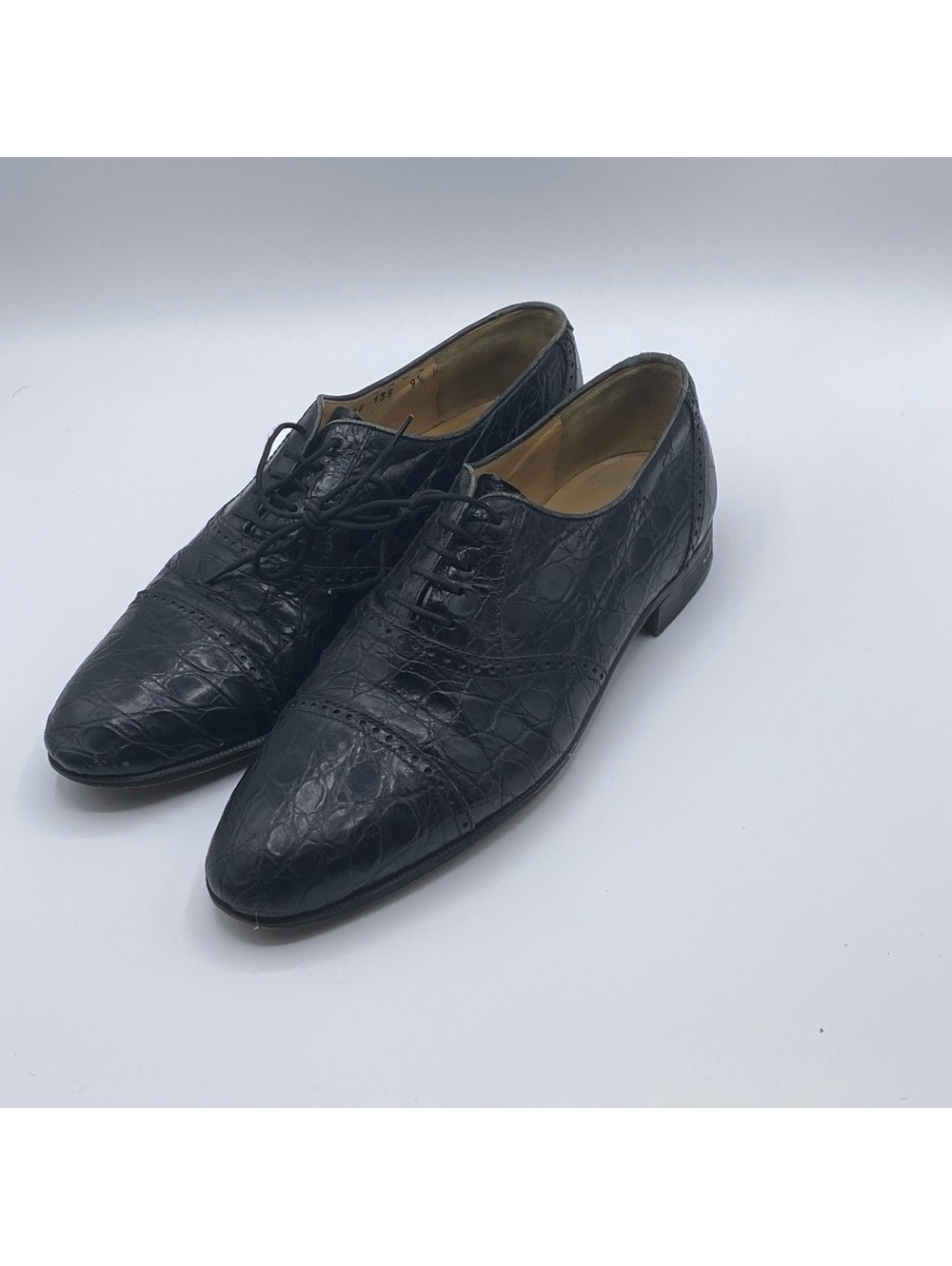 Mauri Black Oxfords with Wingtip Design